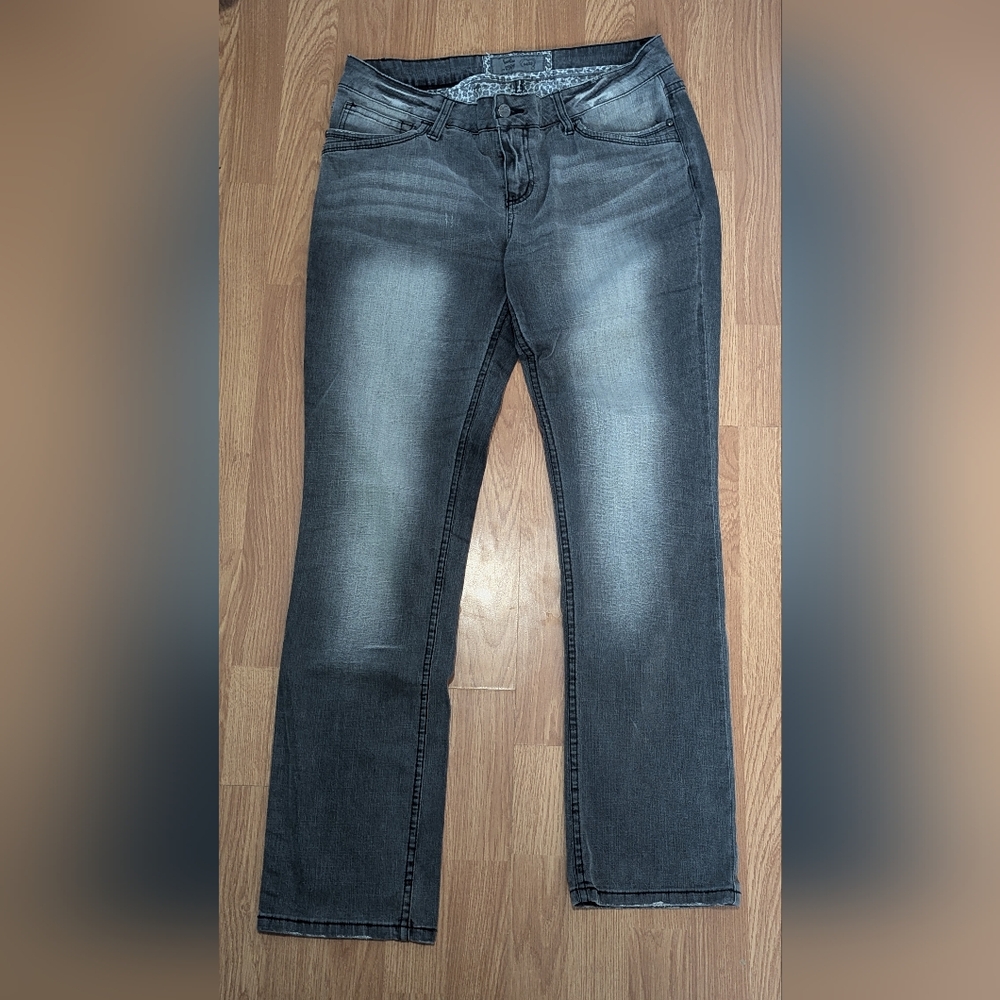 Mbj women's jeans sz 44/32 college edition reality fashion.